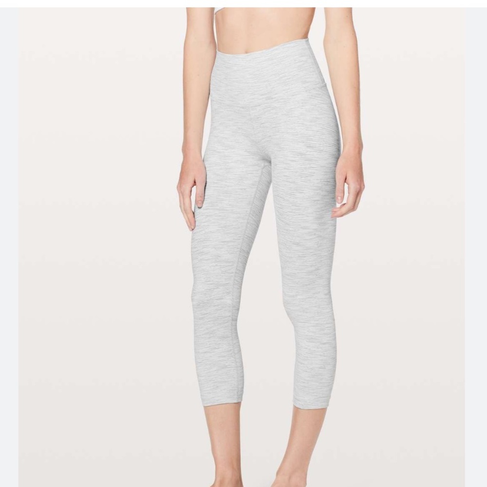 LULULEMON WUNDER UNDER size 6 leggings